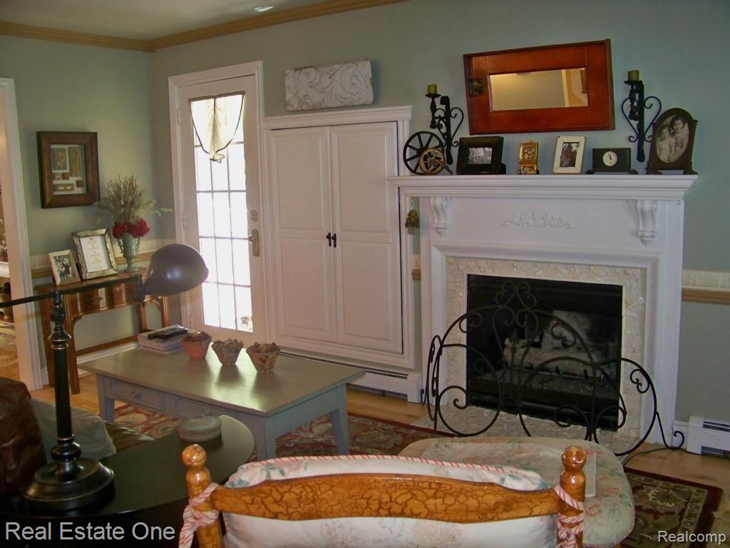 3208 North Tipsico Lake Road Hartland, MI 48353 - Photo 4 of 87 060.jpg