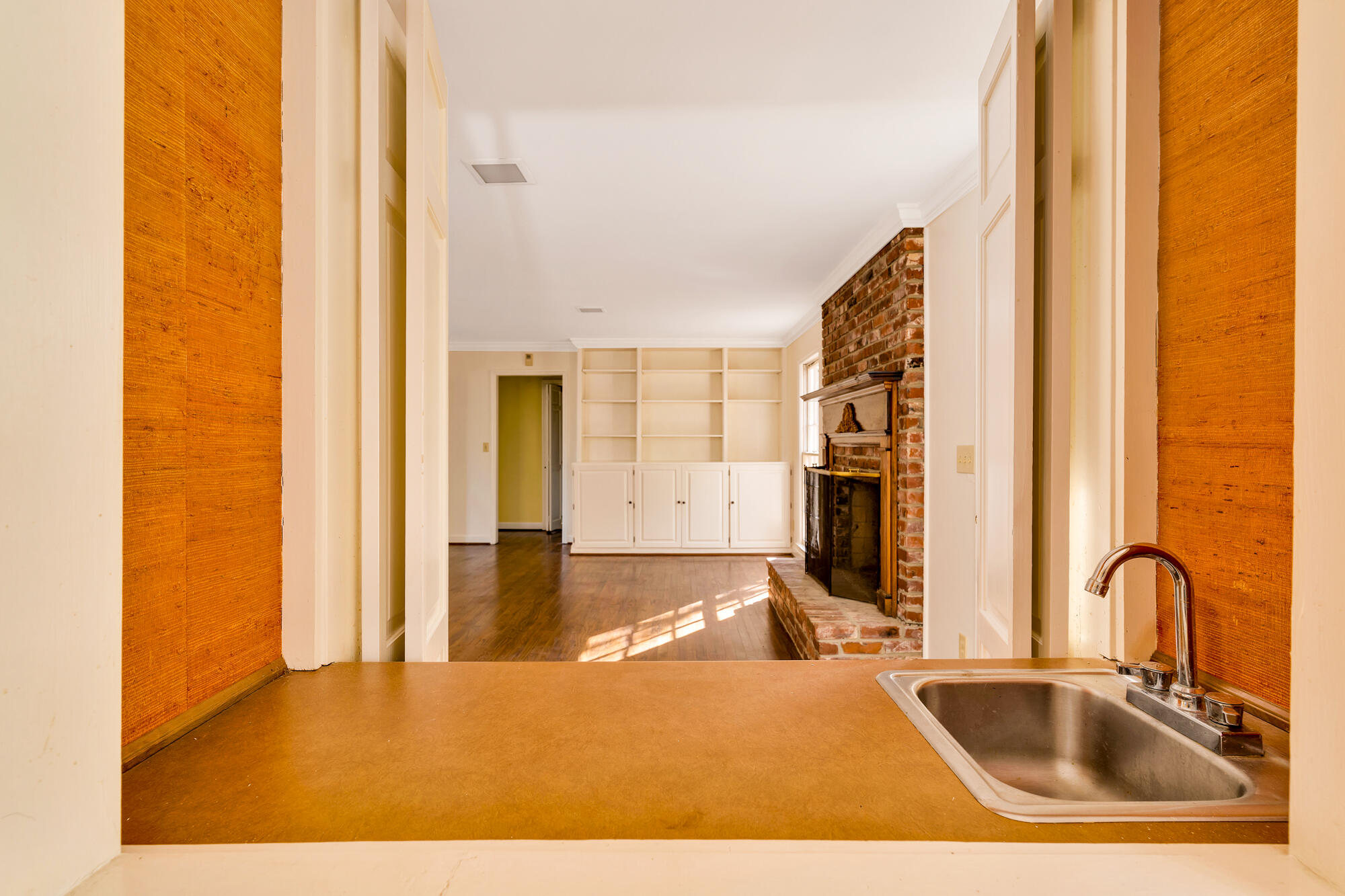 408 Fort Trace Road Lookout Mountain, GA 30750 - Photo 17 of 68 Wet Bar