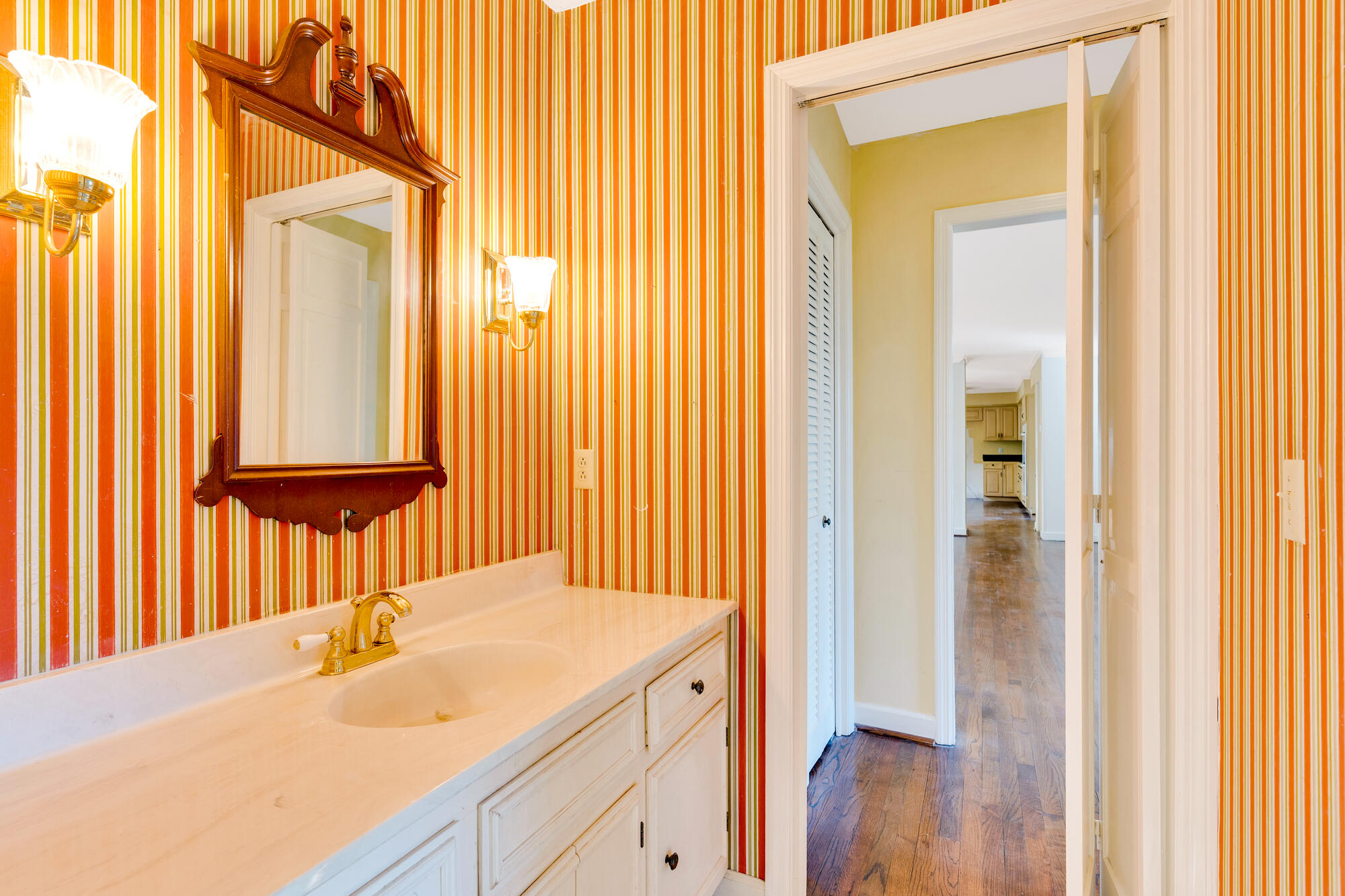 408 Fort Trace Road Lookout Mountain, GA 30750 - Photo 27 of 68 Full Bathroom