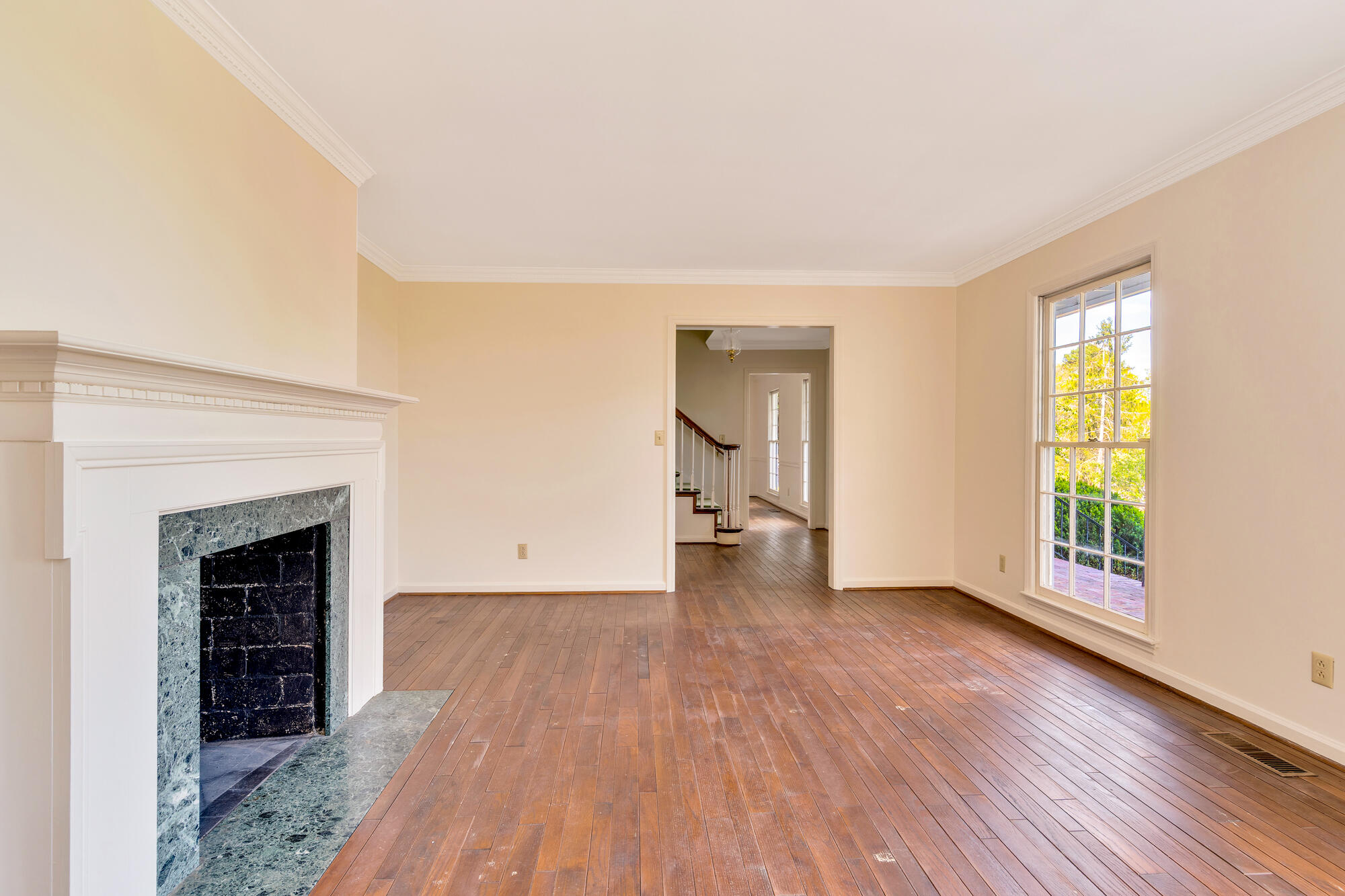 408 Fort Trace Road Lookout Mountain, GA 30750 - Photo 6 of 68 Living Room