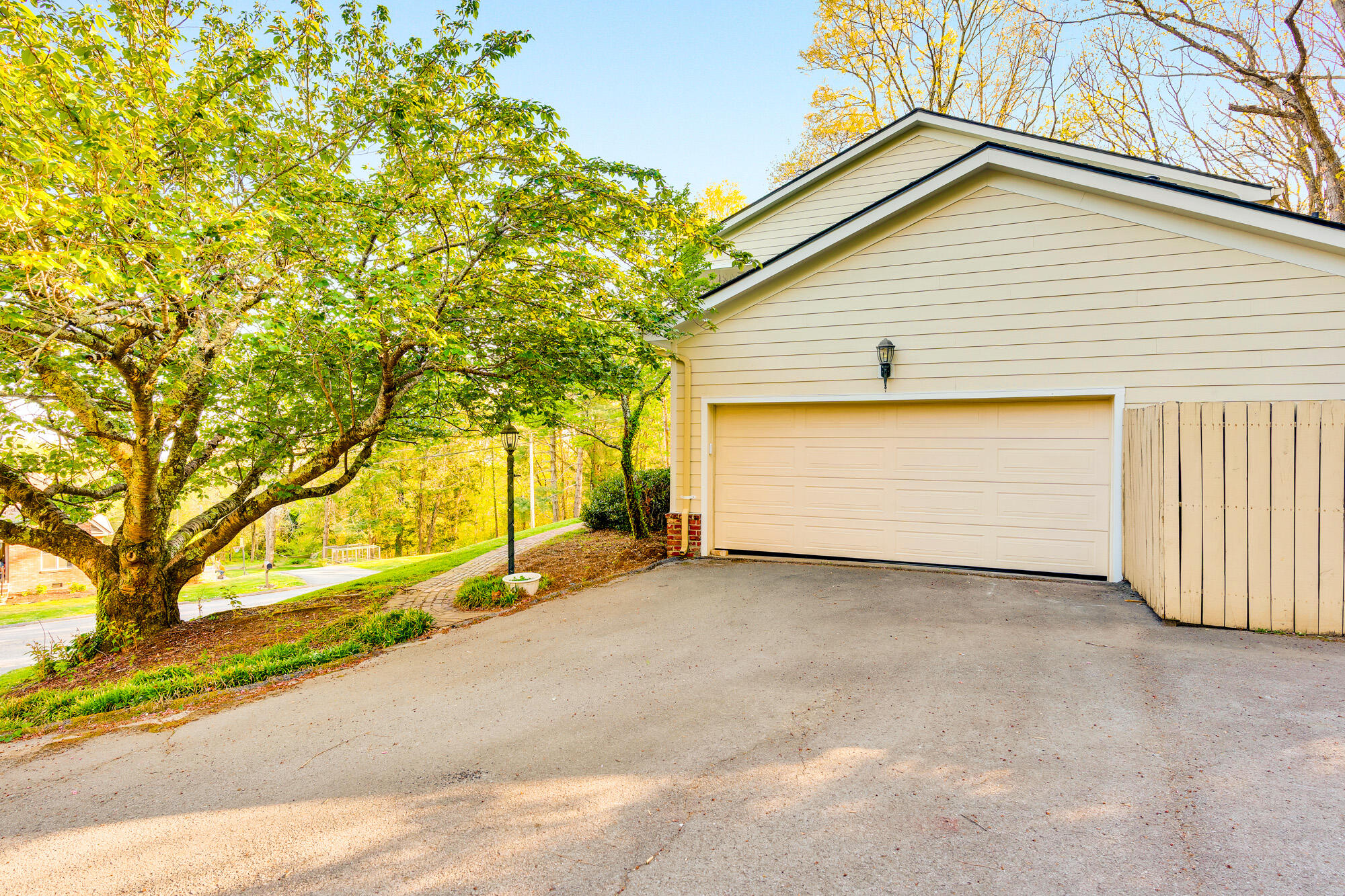 408 Fort Trace Road Lookout Mountain, GA 30750 - Photo 62 of 68 Garage