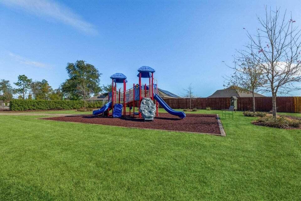 523 Gadwell Street Crestview, FL 32539 - Photo 27 of 30 a view of a park with large trees