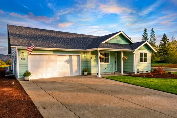$379,900 | 1106 Cascade Loop, Cave Junction, OR 97523