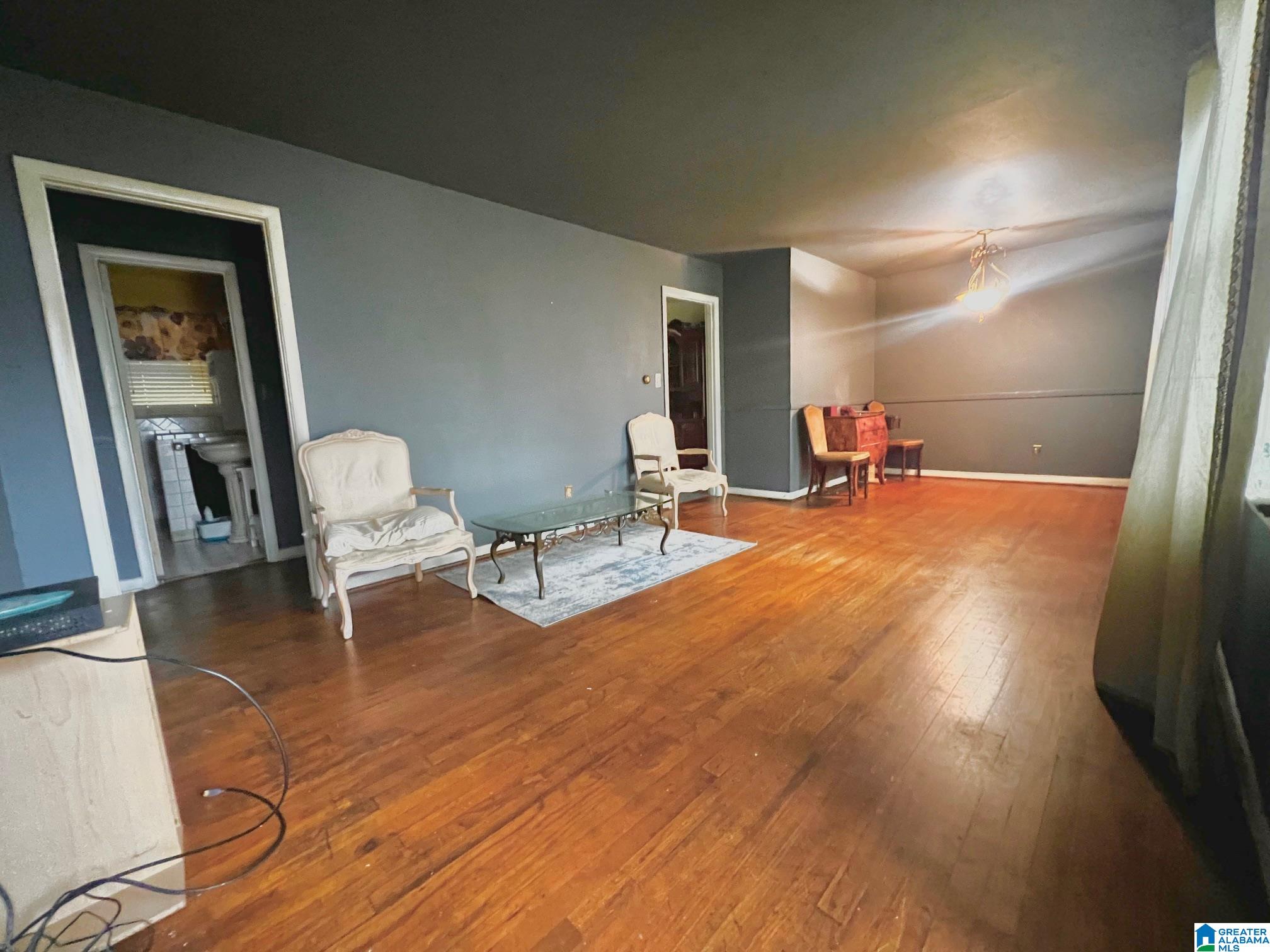 3308 Walnut Avenue Southwest Birmingham, AL 35221 - Photo 2 of 7