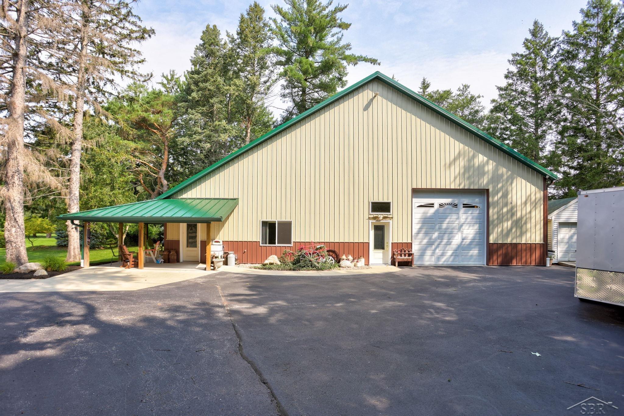3858 South Graham Road Saginaw, MI 48609 - Photo 56 of 85 50119495-55.JPG
