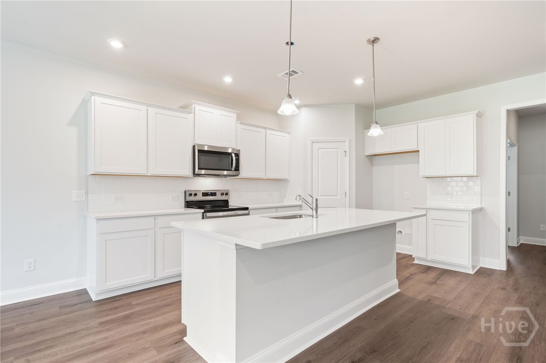 445 MONTEREY Loop Richmond Hill, GA 31324 - Photo 6 of 24