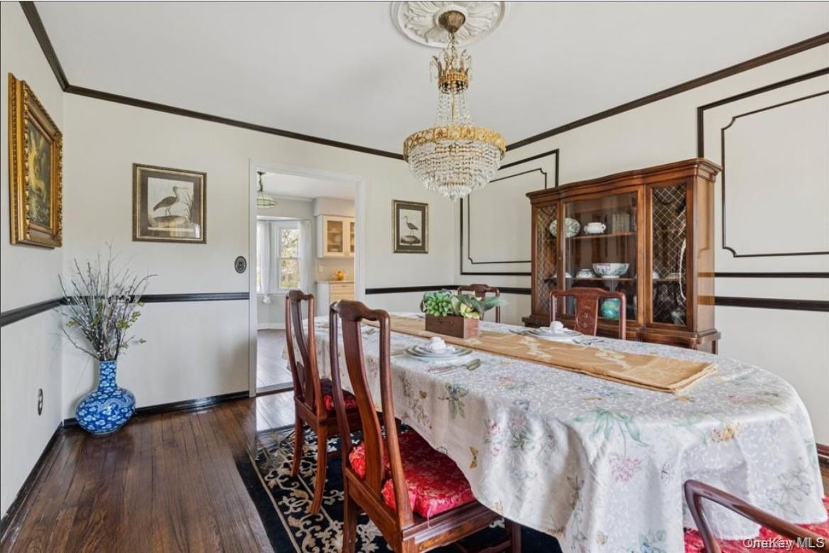 61 Arleigh Road Great Neck, NY 11021 - Photo 6 of 36