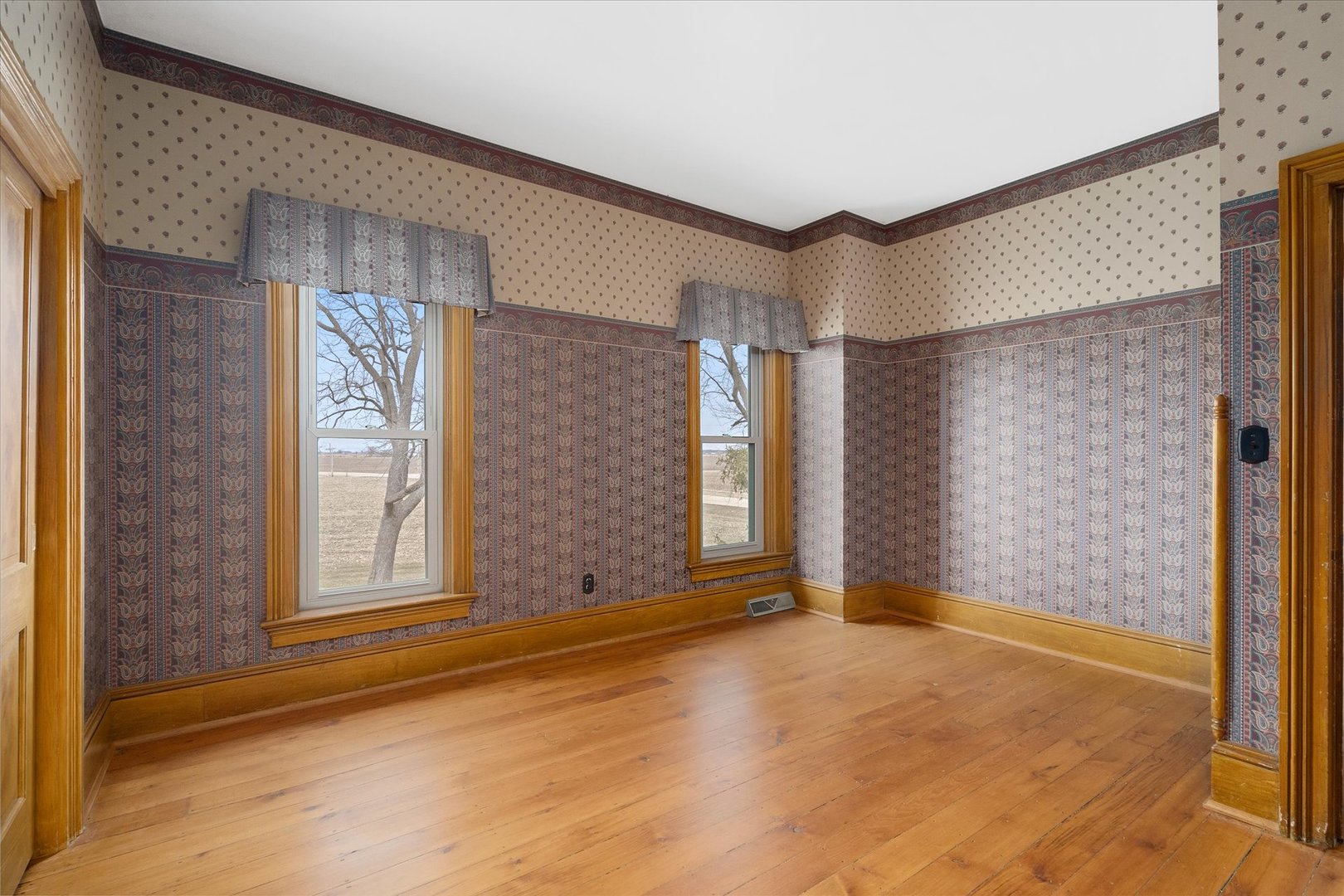 8865 East Sandwich Road Hinckley, IL 60520 - Photo 18 of 40 Gallery Image 18