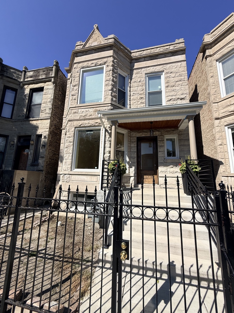 1334 North Ridgeway Avenue, Unit 1 Chicago, IL 60651 - Photo 1 of 9 Gallery Image 1
