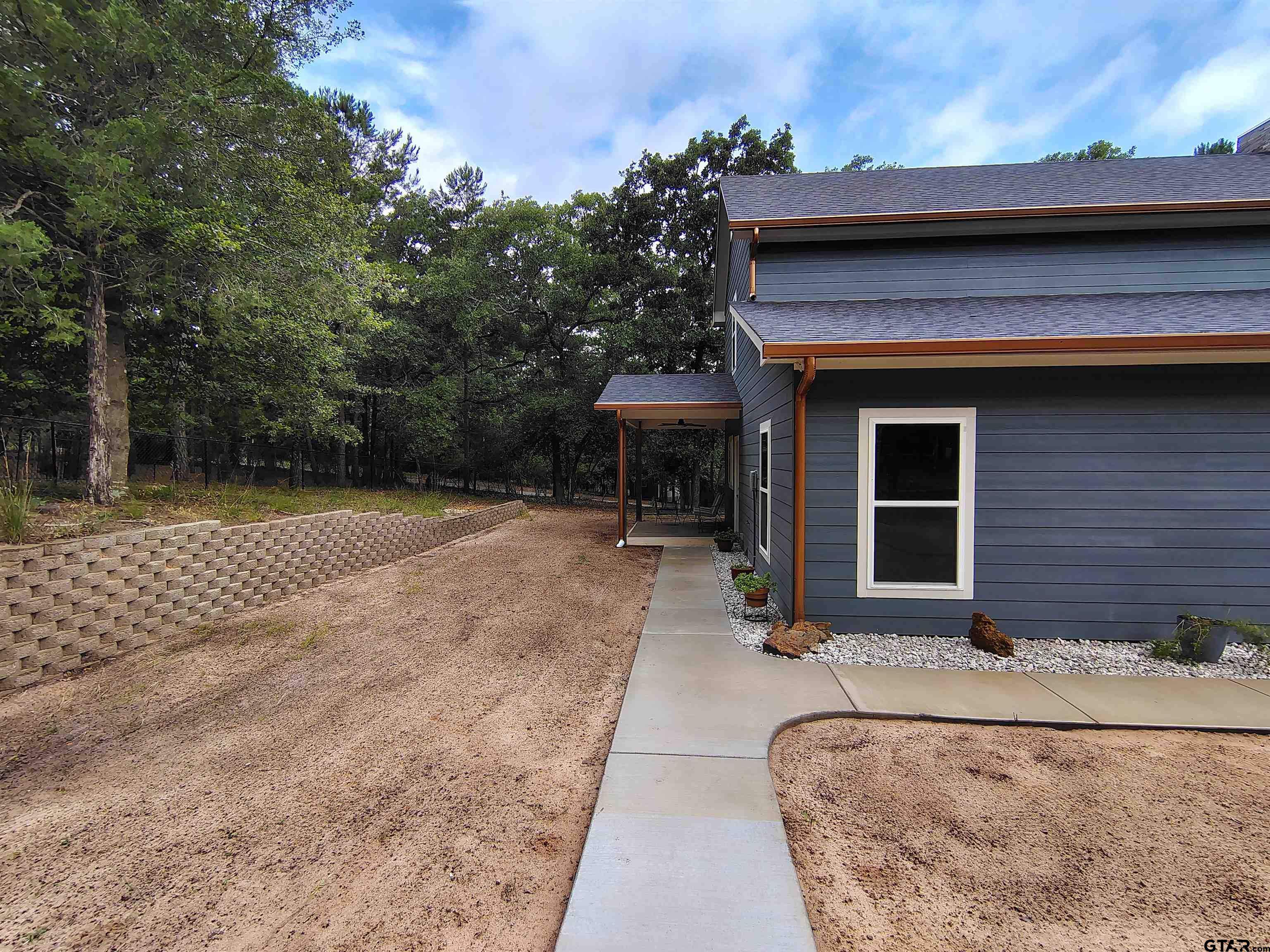 118 Primrose Path Holly Lake Ranch, TX 75765 - Photo 5 of 29 Gallery Image 5
