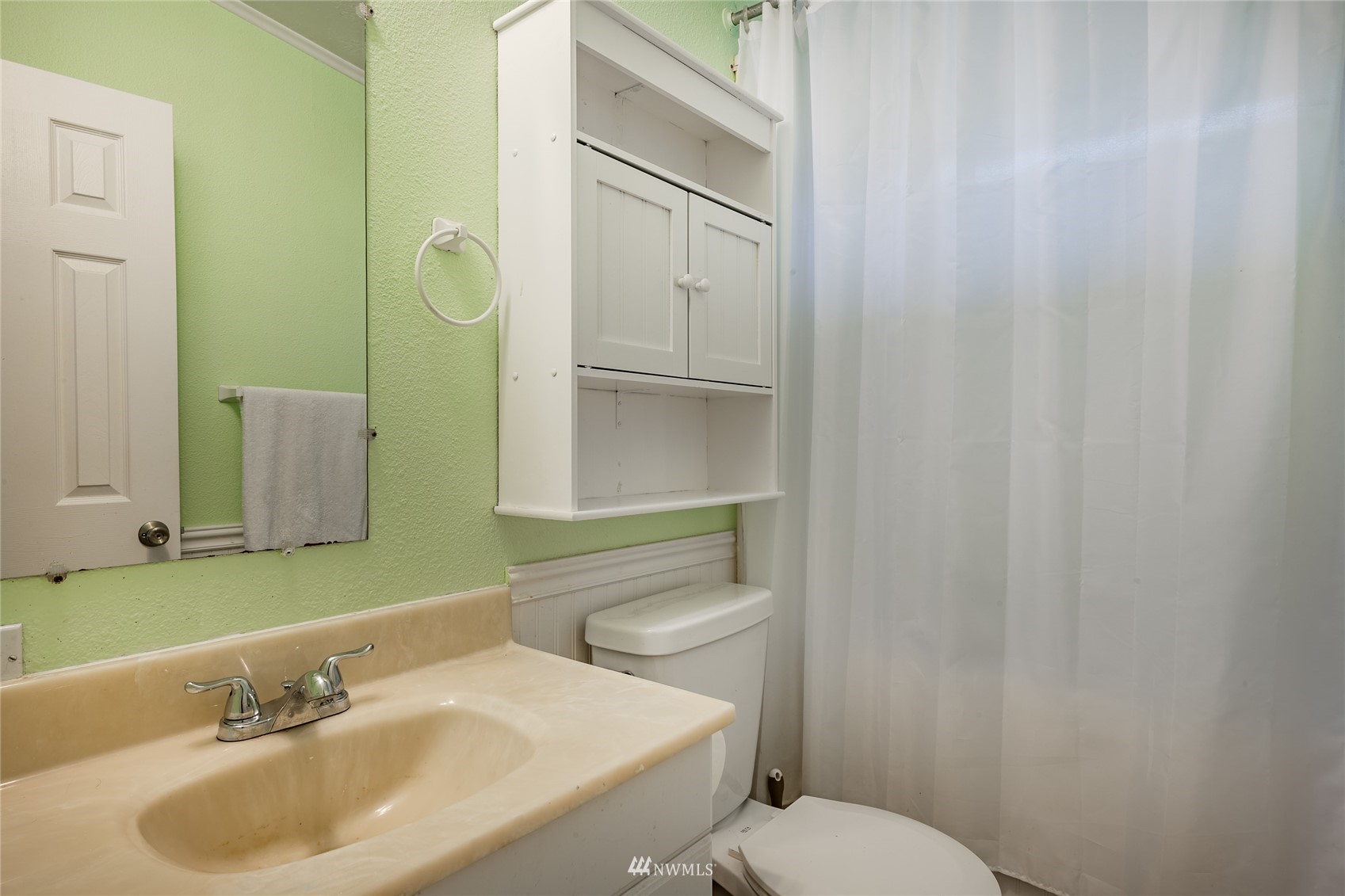 5577 E Road Bellingham, WA 98226 - Photo 19 of 40 a bathroom with a sink toilet and vanity