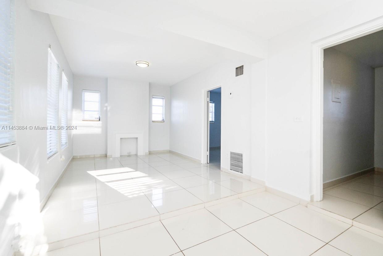 6955 Rue Vendome Miami Beach, FL 33141 - Photo 30 of 43