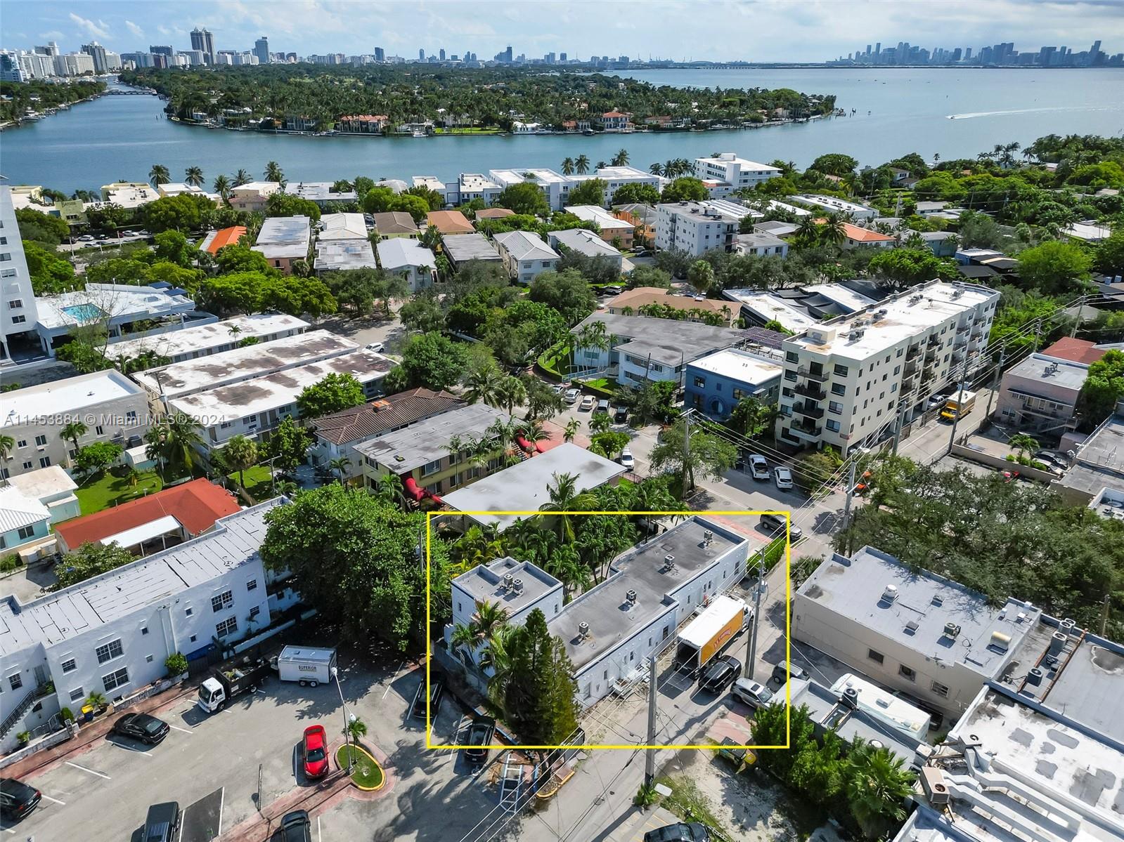 6955 Rue Vendome Miami Beach, FL 33141 - Photo 4 of 43