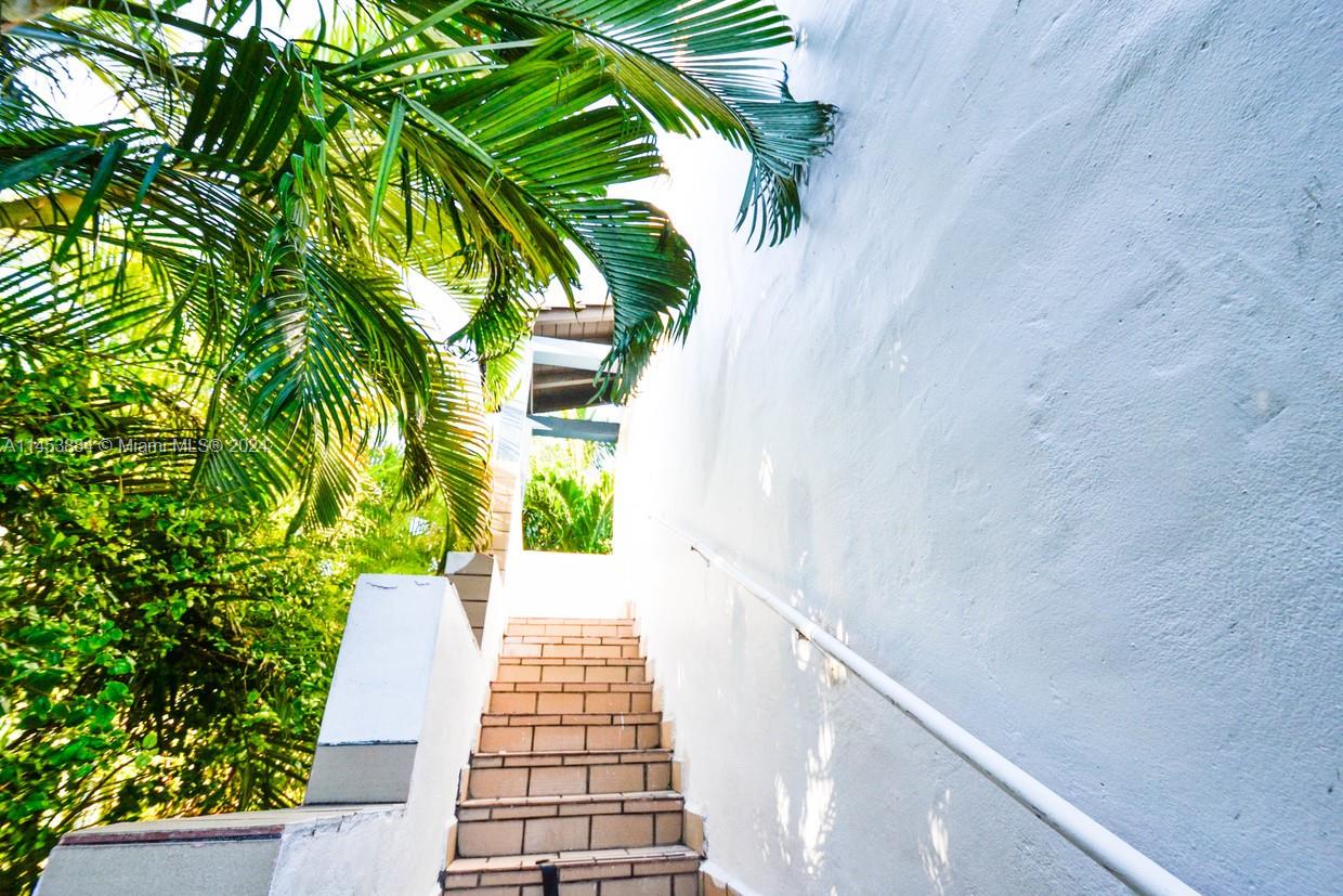 6955 Rue Vendome Miami Beach, FL 33141 - Photo 9 of 43