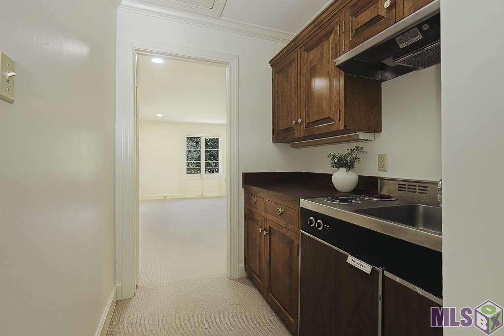 45 Jamestowne Court Baton Rouge, LA 70809 - Photo 22 of 35 Upstairs Kitchenette