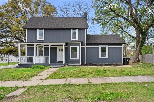 $229,900 | 125 South Campbell Street, Pleasant Hill, MO 64080