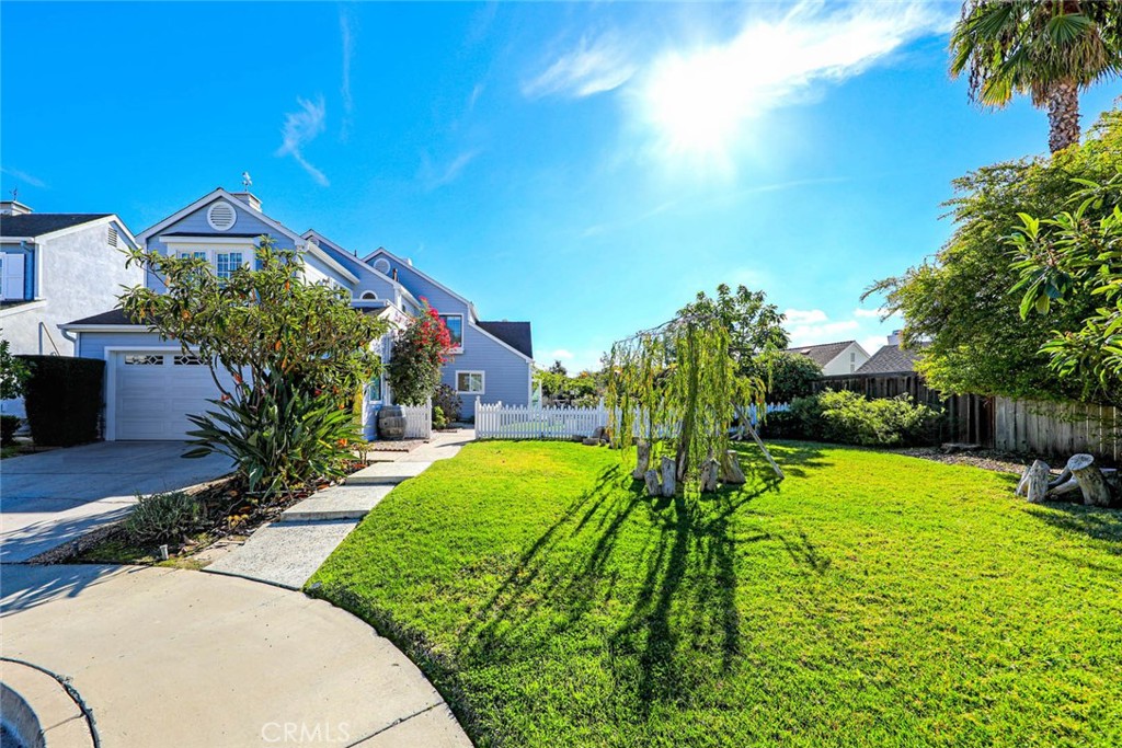 a view of an outdoor space