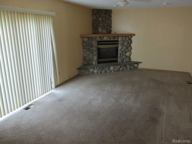 705 Hamlet Road Auburn Hills, MI 48326 - Photo 8 of 27 IMG_2323.JPG