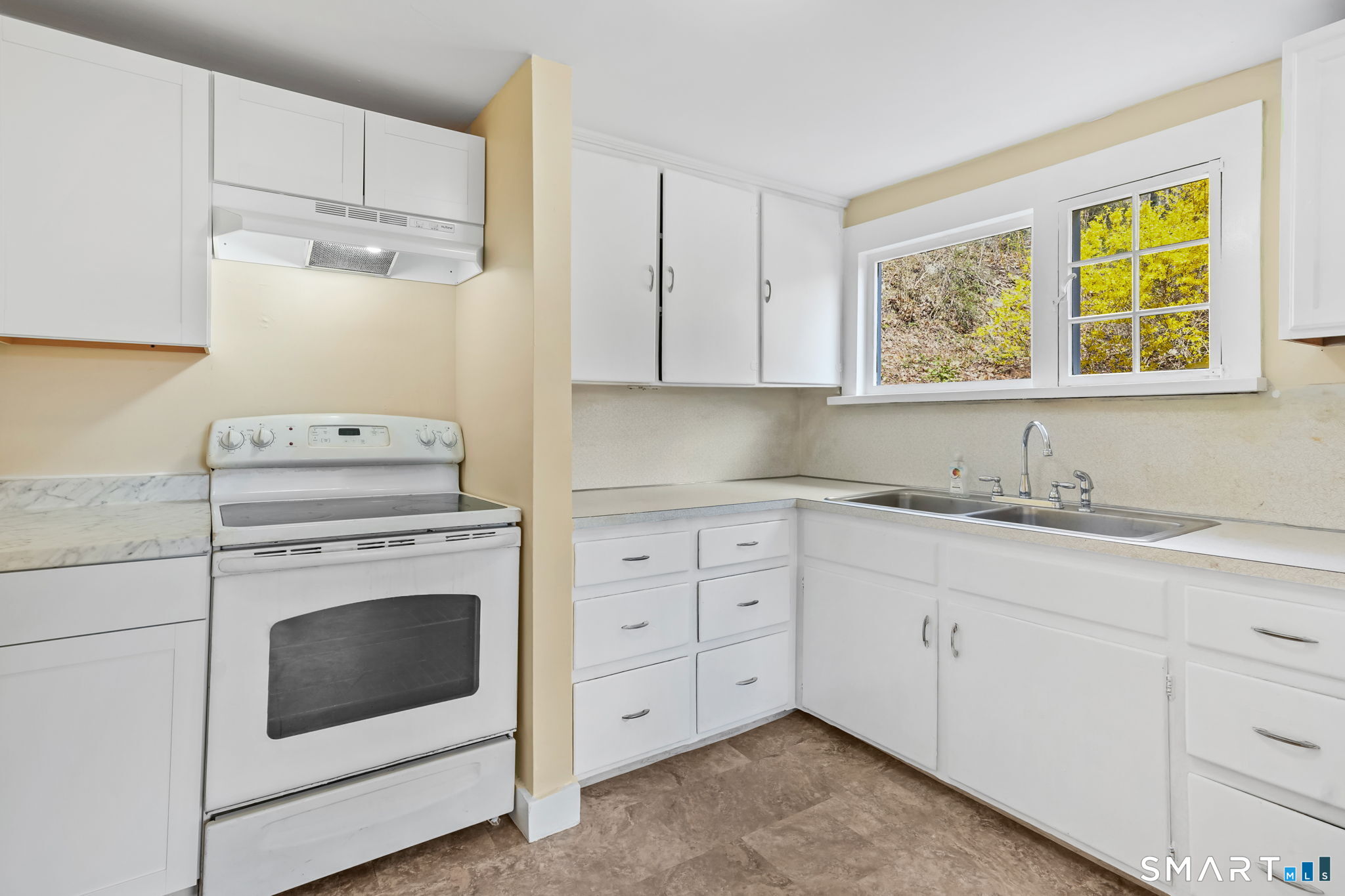 60 Riggs Street Oxford, CT 06478 - Photo 17 of 38