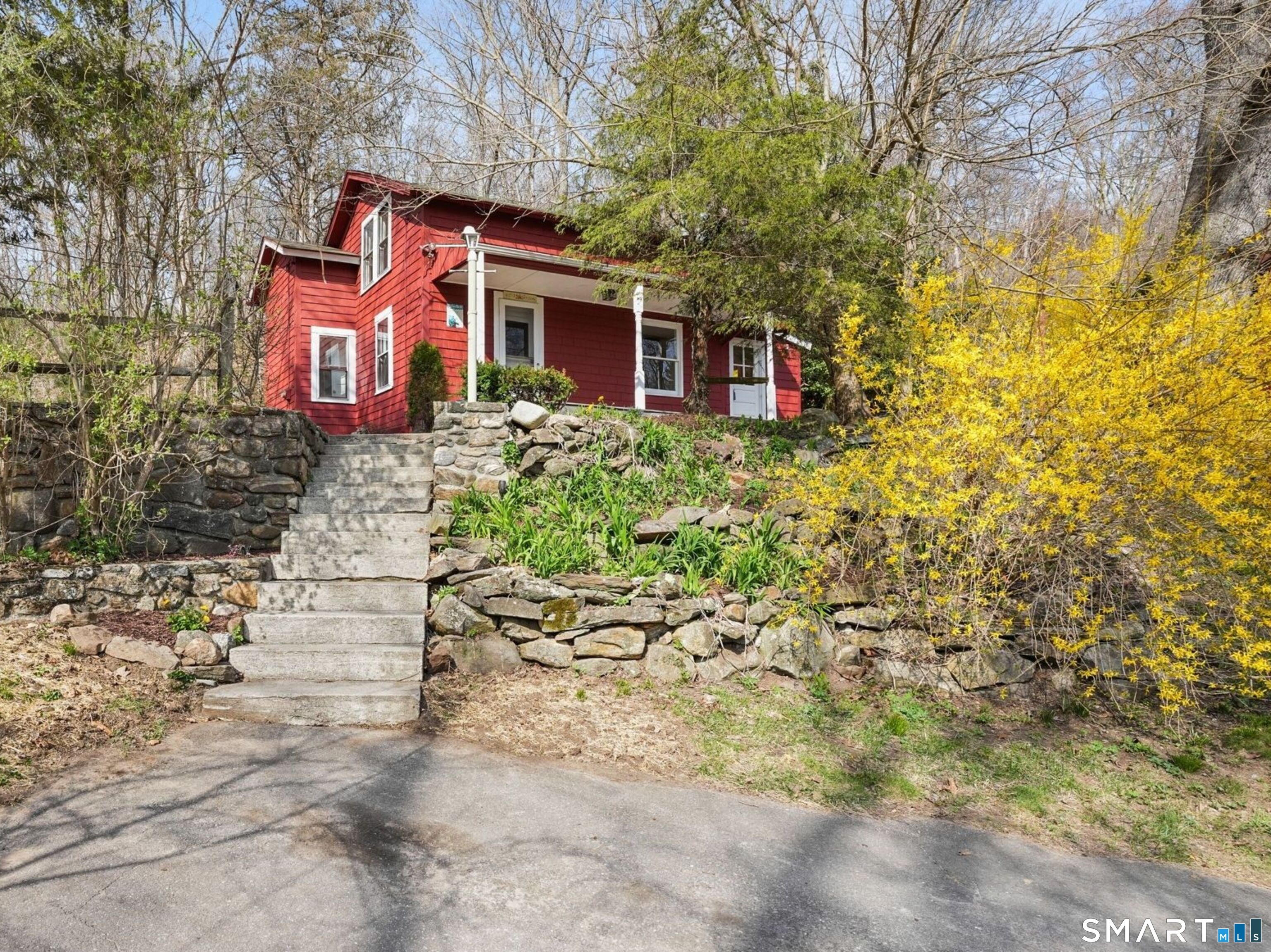 60 Riggs Street Oxford, CT 06478 - Photo 3 of 38