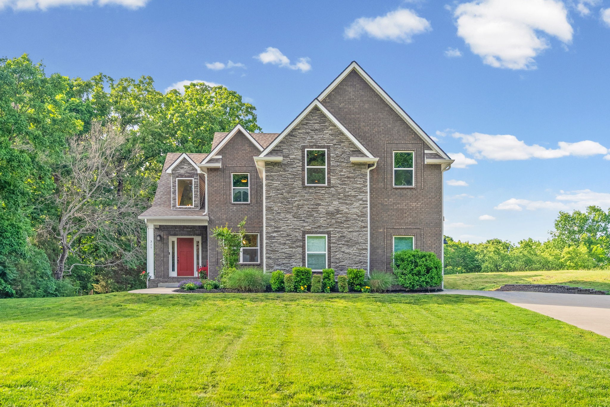 317 Alonzo Place Cunningham, TN 37052 - Photo 1 of 55