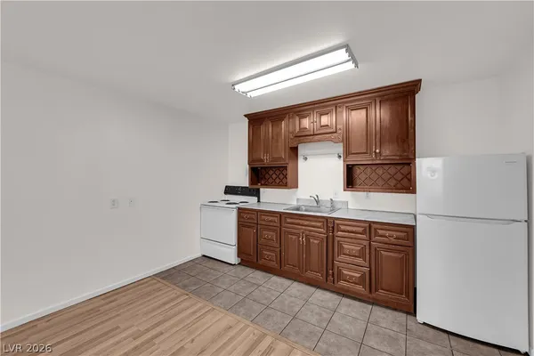 $900 | 3726 Hazelwood Street, Unit 24, Las Vegas, NV 89119