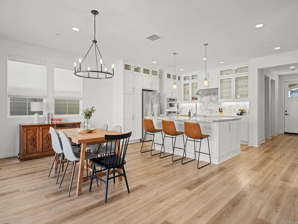 2971 Rue De Latour Vista, CA 92084 - Photo 7 of 36