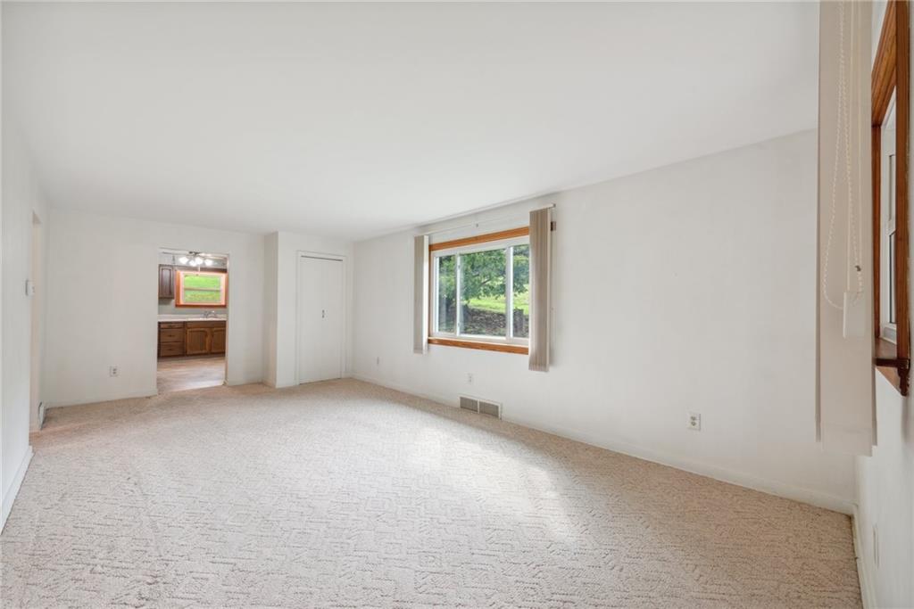12600 Ridge Road North Huntingdon, PA 15642 - Photo 4 of 28 Gallery Image 4