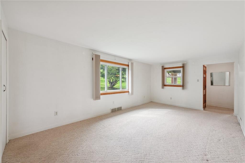 12600 Ridge Road North Huntingdon, PA 15642 - Photo 5 of 28 Gallery Image 5