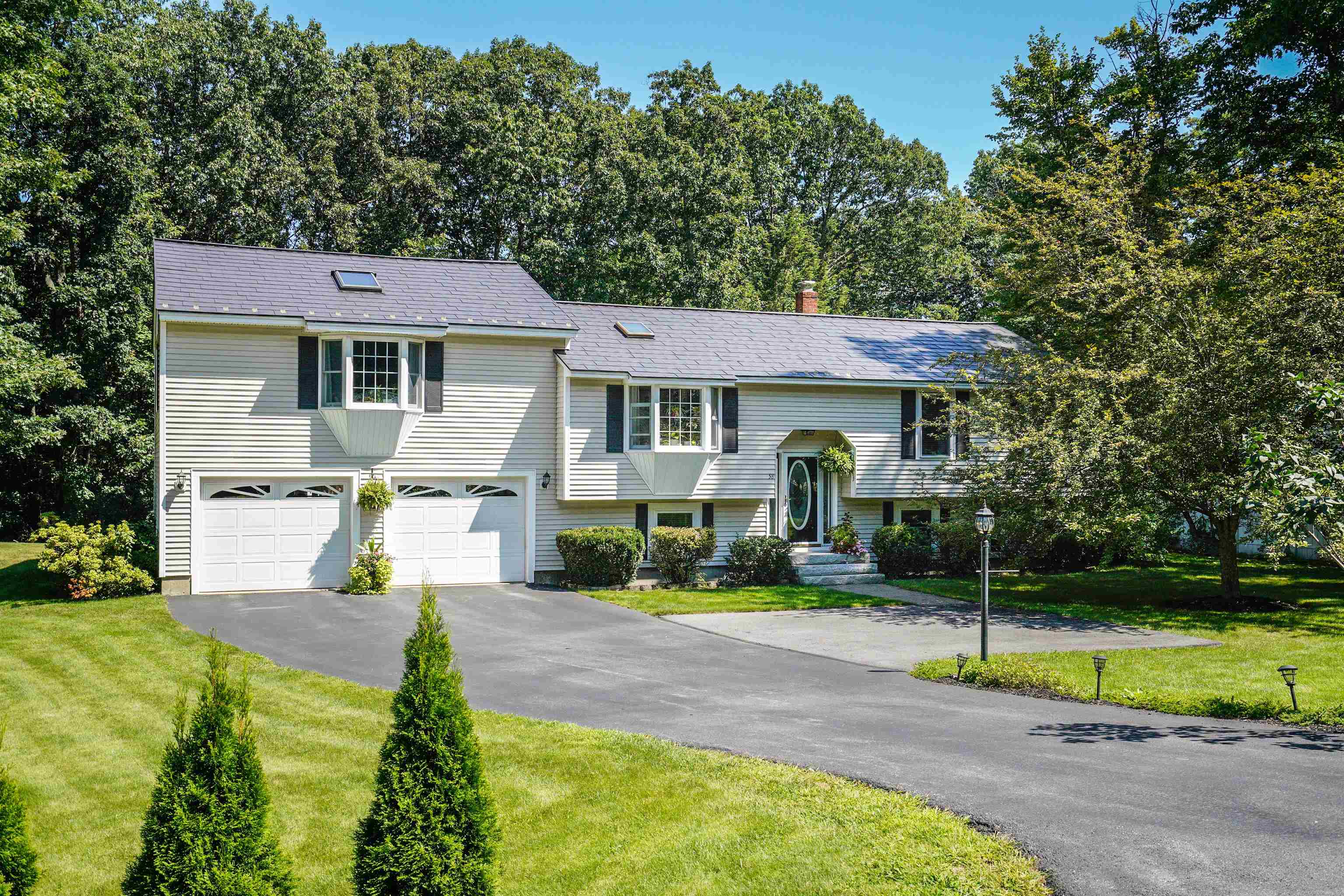 58 Oaktree Road Auburn, NH 03032 - Photo 1 of 33