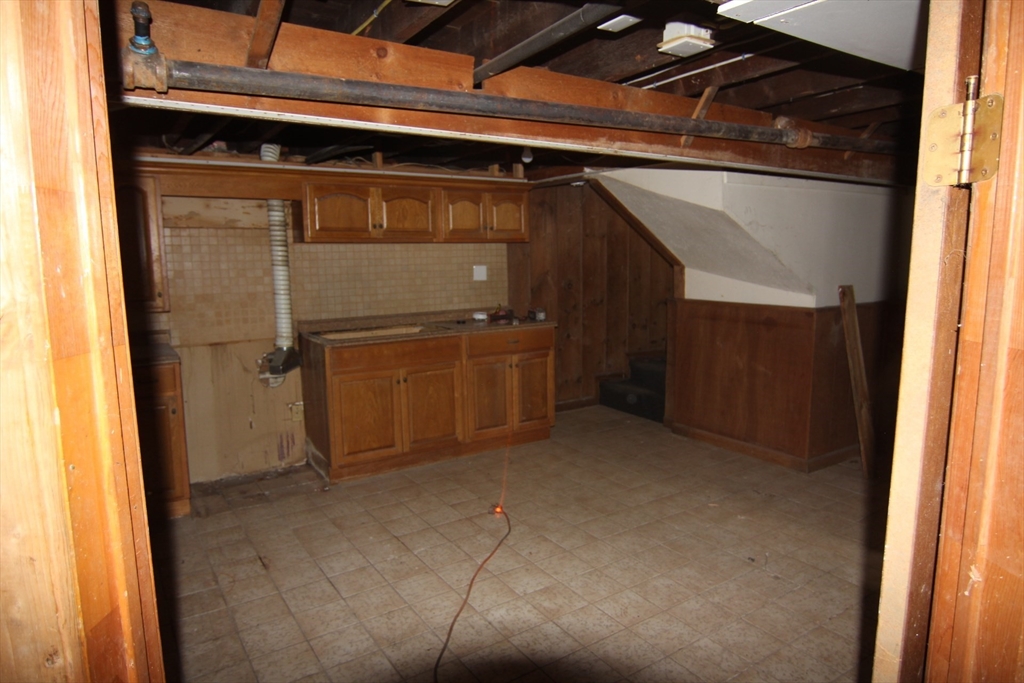 1083-1085 Sumner Avenue Springfield, MA 01118 - Photo 13 of 15 Gallery Image 13