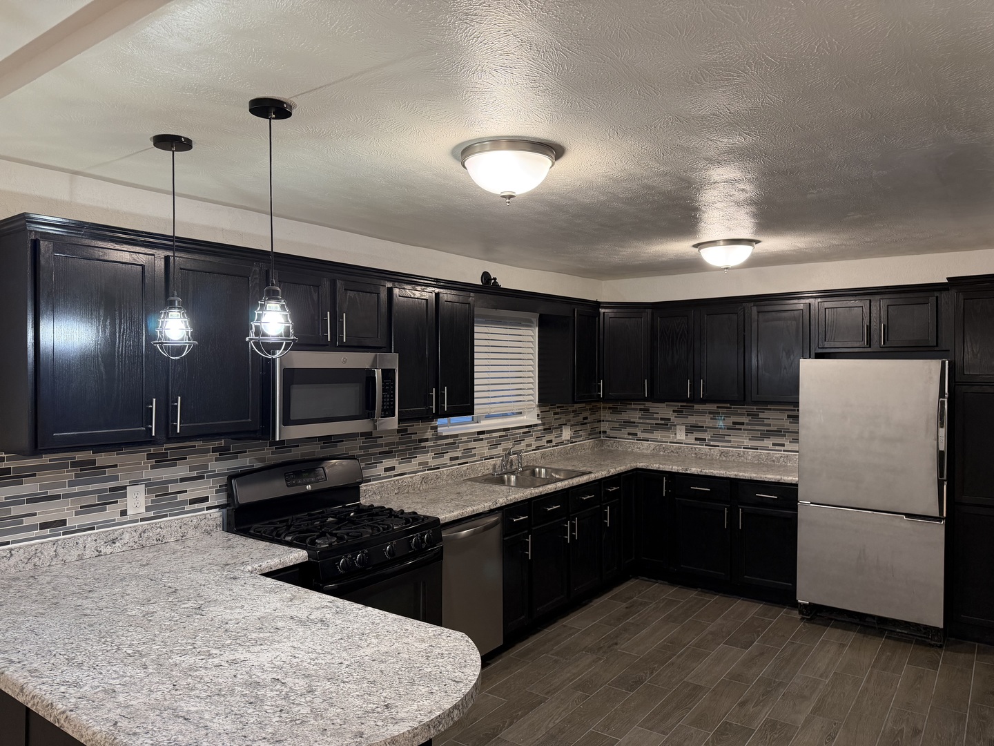 2003 Nebraska Road Rockford, IL 61108 - Photo 11 of 32