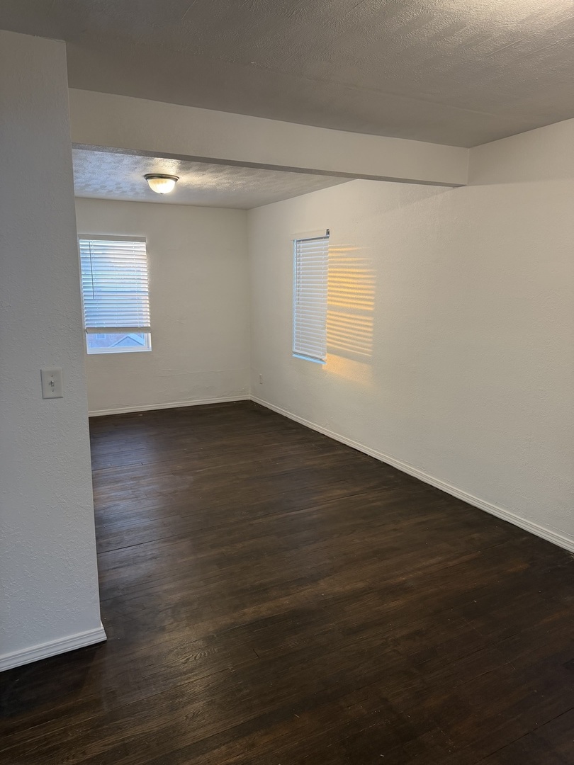 2003 Nebraska Road Rockford, IL 61108 - Photo 6 of 32