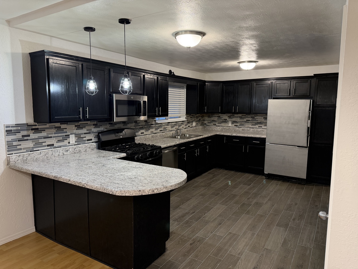 2003 Nebraska Road Rockford, IL 61108 - Photo 10 of 32