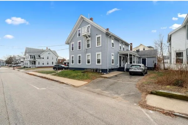 $2,195 | 28 Lincoln Street, Unit A, Dover, NH 03820