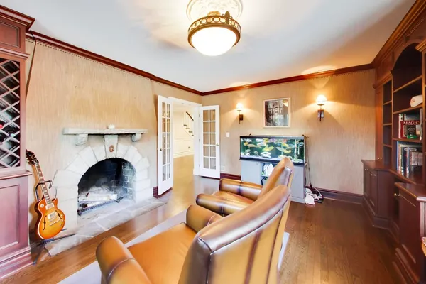$1,950,000 | 1414 Canterbury Lane, Glenview, IL 60025
