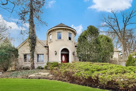 $1,899,000 | 1414 Canterbury Lane, Glenview, IL 60025