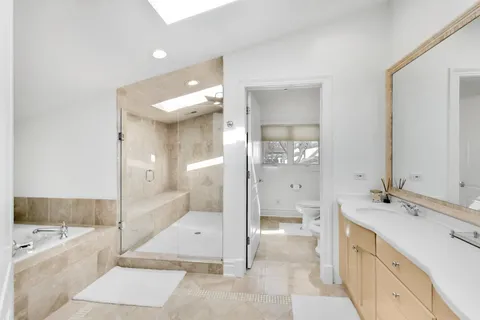 $1,899,000 | 1414 Canterbury Lane, Glenview, IL 60025