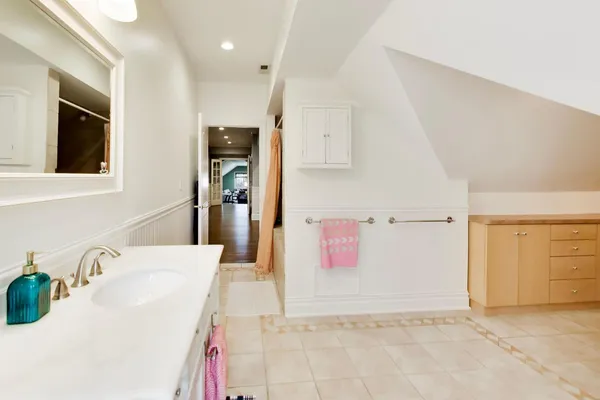 $1,950,000 | 1414 Canterbury Lane, Glenview, IL 60025