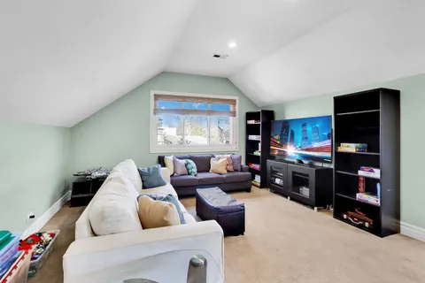 $1,899,000 | 1414 Canterbury Lane, Glenview, IL 60025