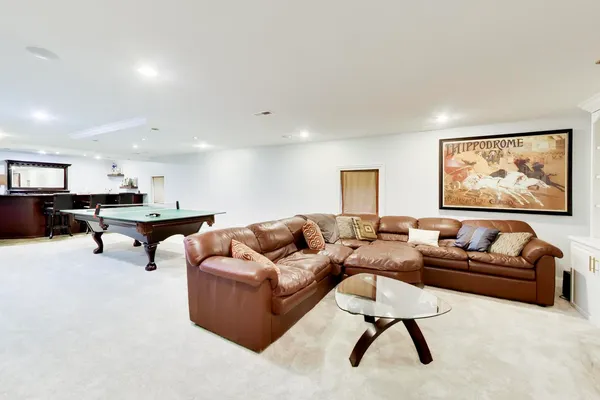 $1,950,000 | 1414 Canterbury Lane, Glenview, IL 60025