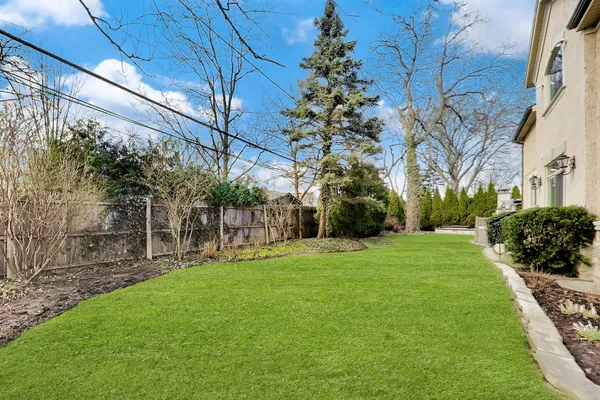 $1,950,000 | 1414 Canterbury Lane, Glenview, IL 60025