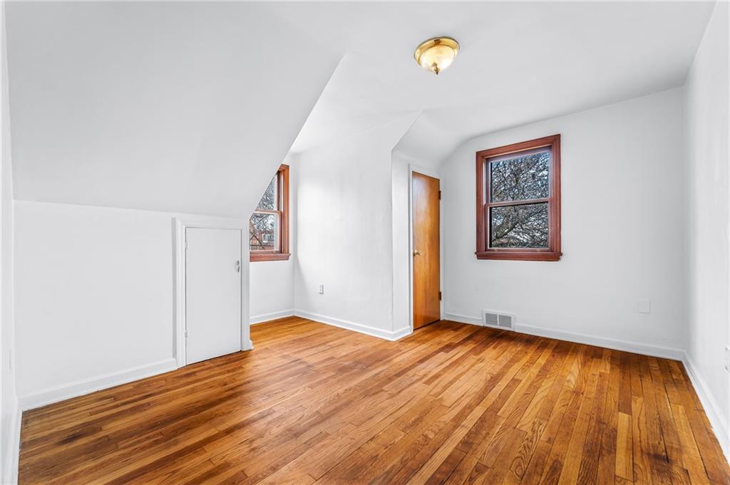 957 Lessing Street Pittsburgh, PA 15220 - Photo 15 of 25 Gallery Image 15