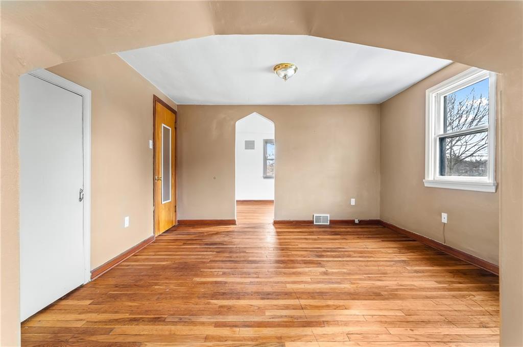 957 Lessing Street Pittsburgh, PA 15220 - Photo 18 of 25 Gallery Image 18