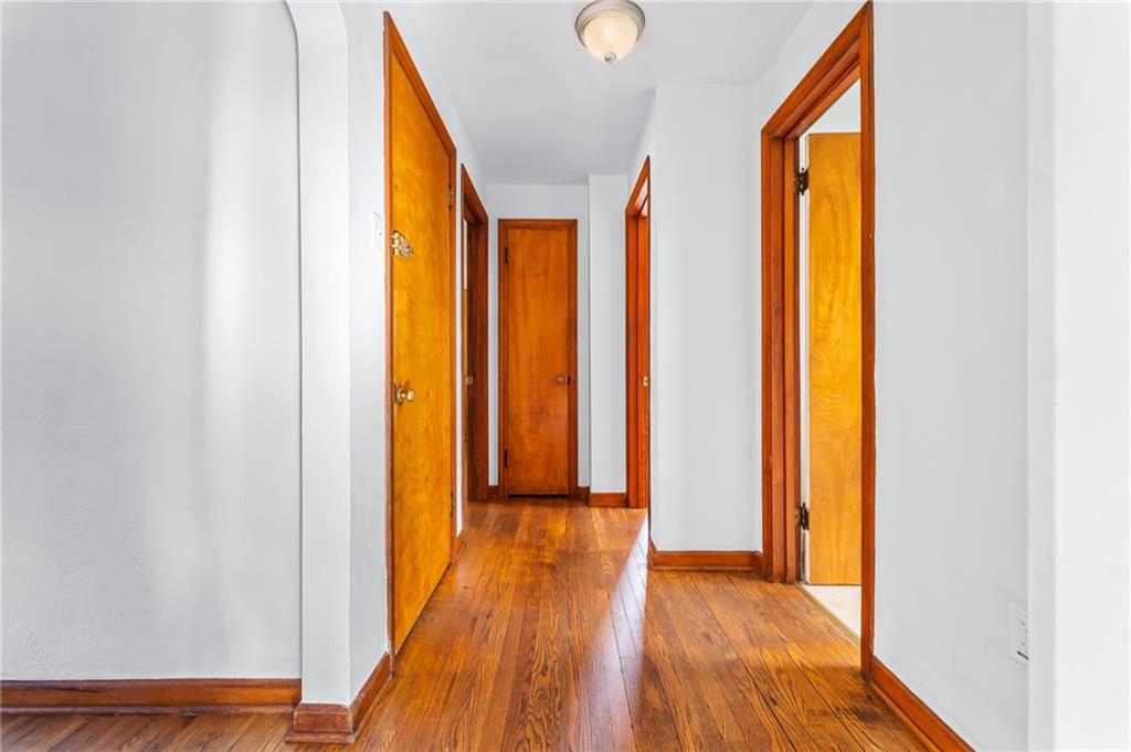 957 Lessing Street Pittsburgh, PA 15220 - Photo 10 of 25 Gallery Image 10