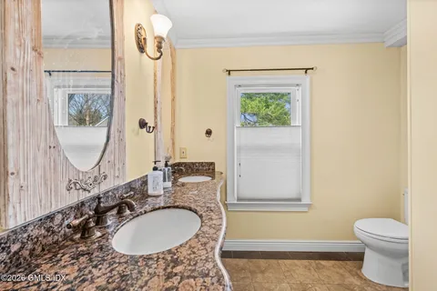 $750,000 | 125 Oaklawn Avenue, Stamford, CT 06905
