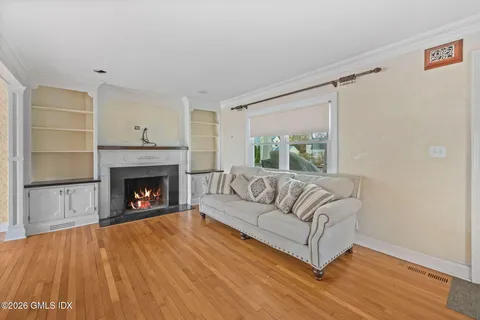 $750,000 | 125 Oaklawn Avenue, Stamford, CT 06905