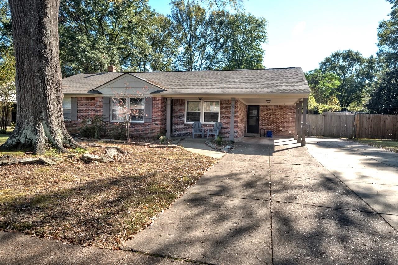 5135 Princeton Road Memphis, TN 38117 - Photo 3 of 24 a front view of a house with a yard