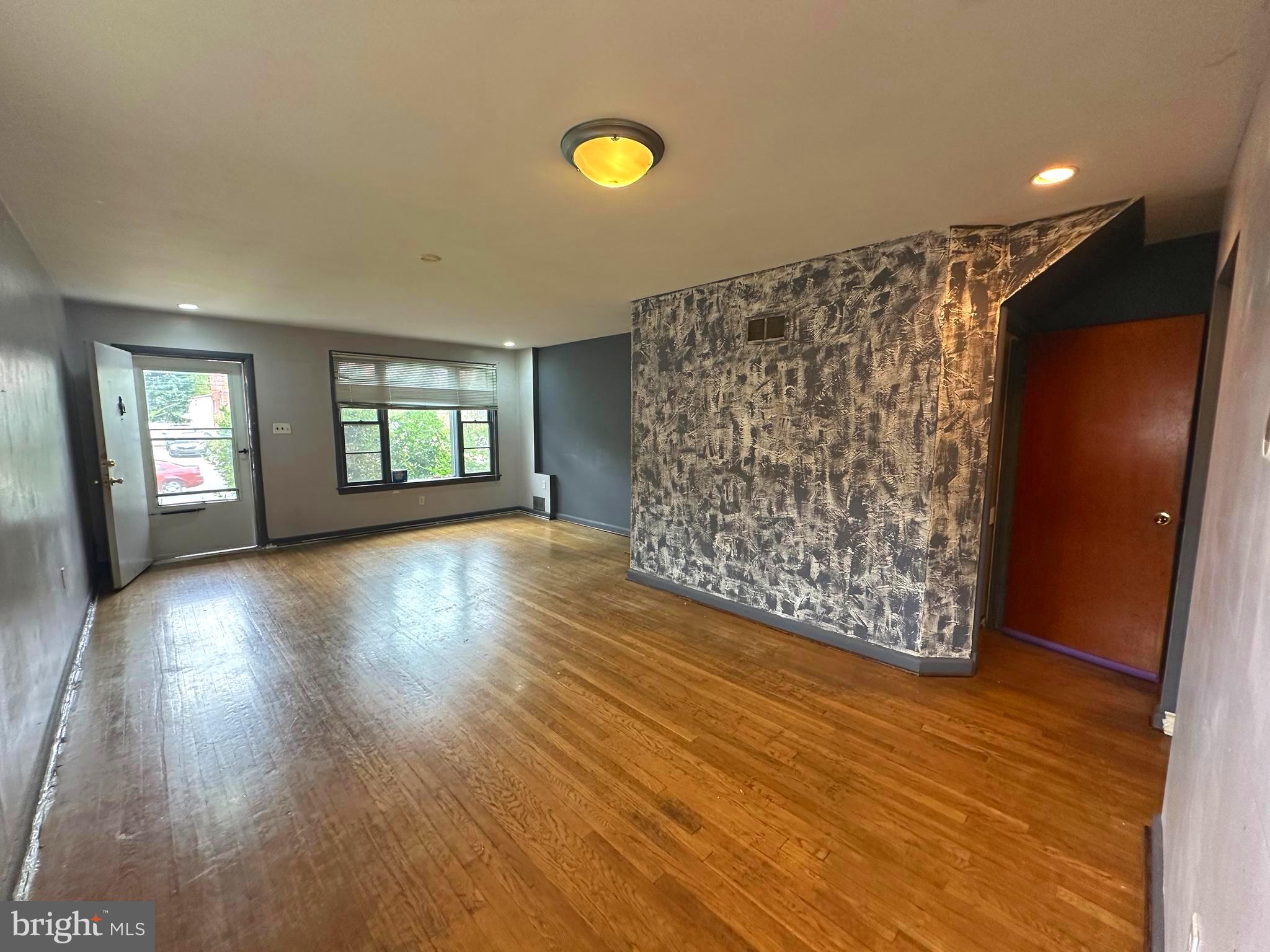 1018 Ruatan Street Silver Spring, MD 20903 - Photo 3 of 19 Gallery Image 3