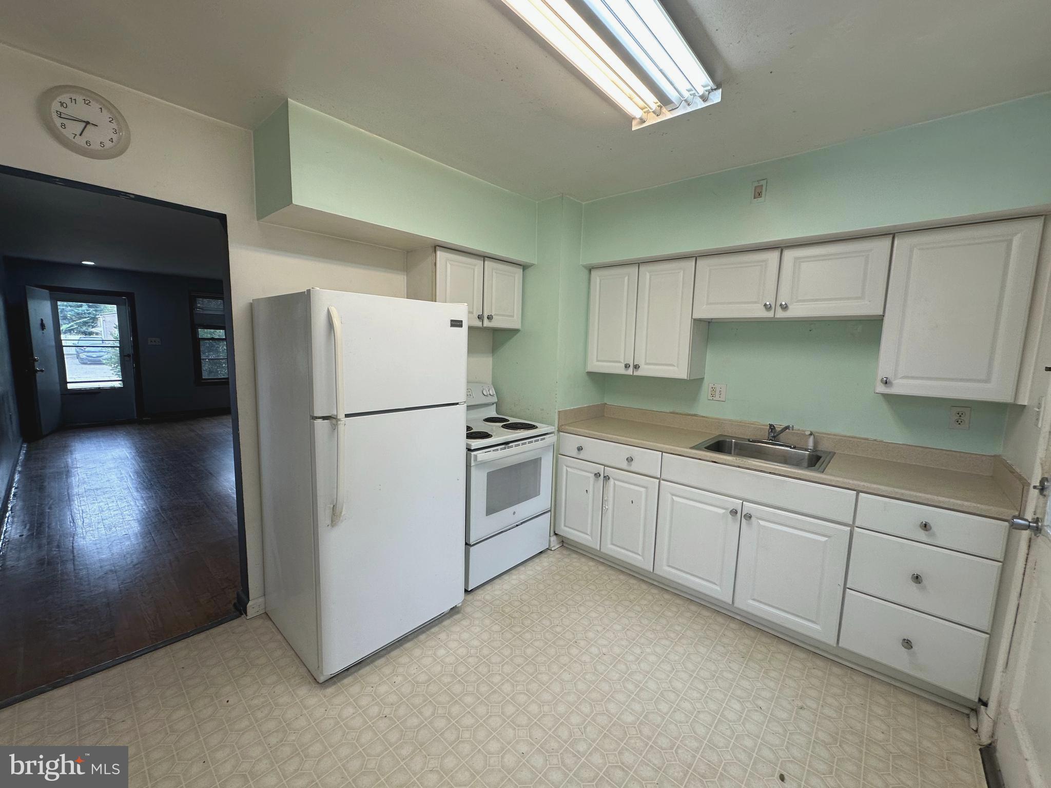 1018 Ruatan Street Silver Spring, MD 20903 - Photo 4 of 19 Gallery Image 4